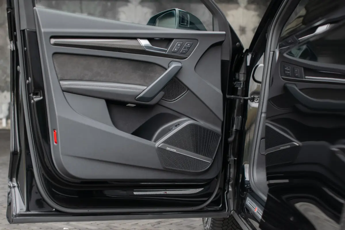 SQ5 3.0 Tdi Quattro ABT|Carbon|B&O|ACC|Ruitleder|Luchtvering|360|HUD|Standkachel|Blackline|21"|Matrix LED|New Service