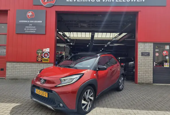 1.0 VVT-i S-CVT Envy Automaat/ Cabrio dak/ Navigatie/ Lichtmetalen velgen/ Camera/ Rijklaarprijs!