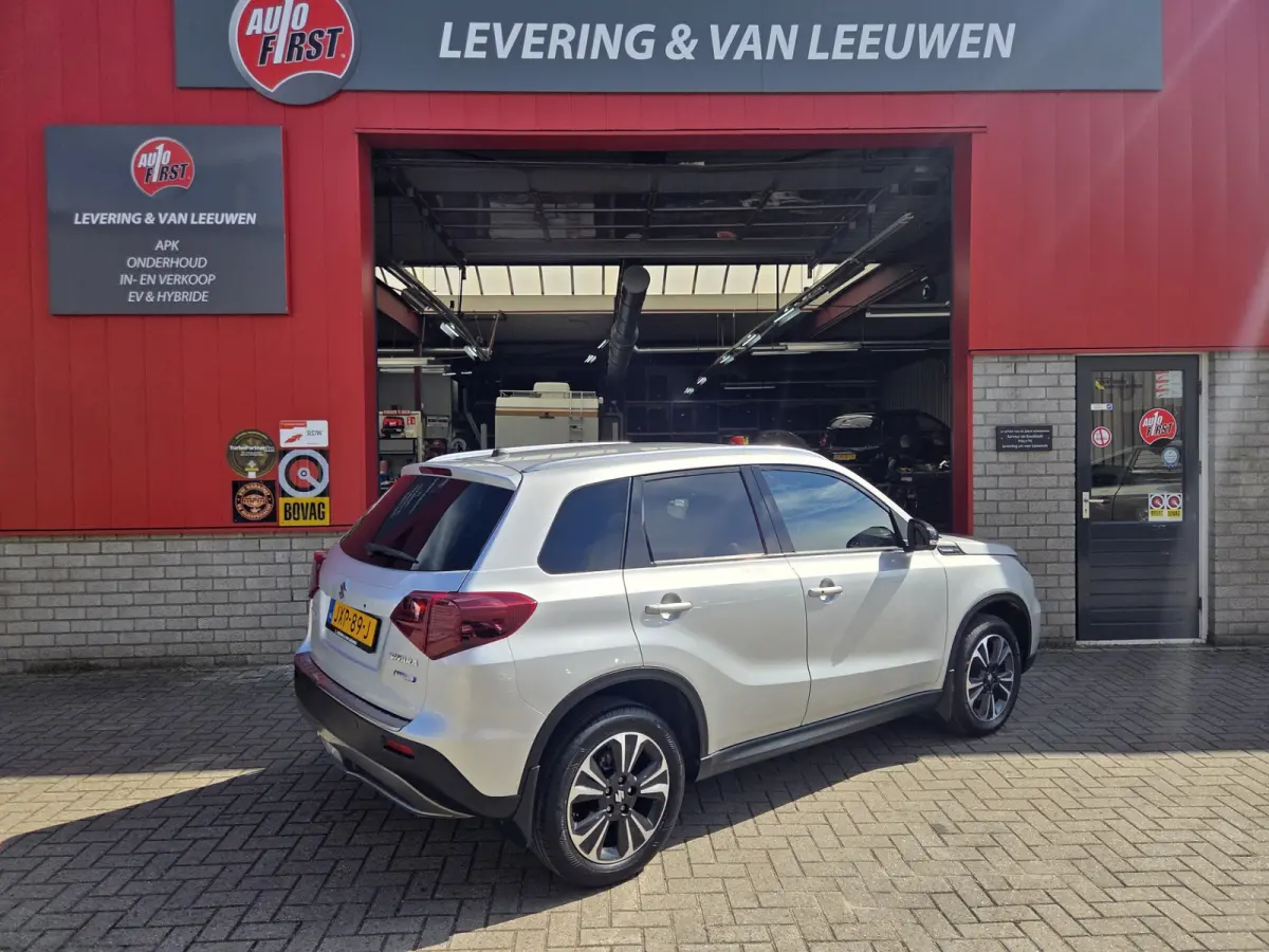 1.4 Boosterjet Style Smart Hybrid/ Cruise control/ Camera/ Parkeersensoren Achter/ Rijklaarprijs!