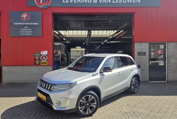 1.4 Boosterjet Style Smart Hybrid/ Cruise control/ Camera/ Parkeersensoren Achter/ Rijklaarprijs!