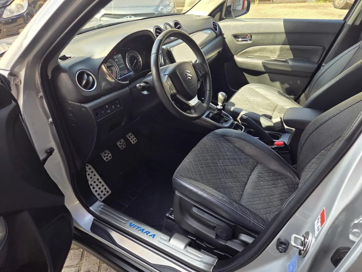 1.4 Boosterjet Style Smart Hybrid/ Cruise control/ Camera/ Parkeersensoren Achter/ Rijklaarprijs!