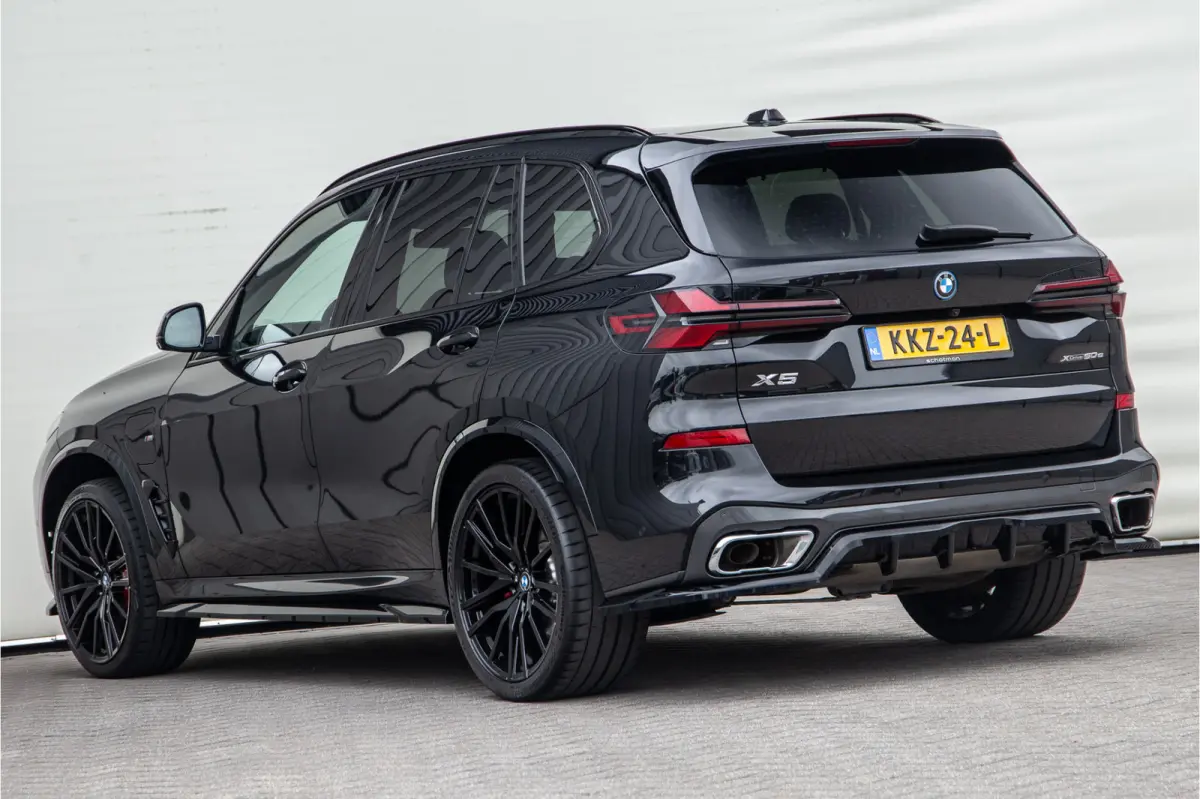 xDrive50e M-Sport , Pano, Innovation, Harman-Kardon, Head-up, 22" 2026