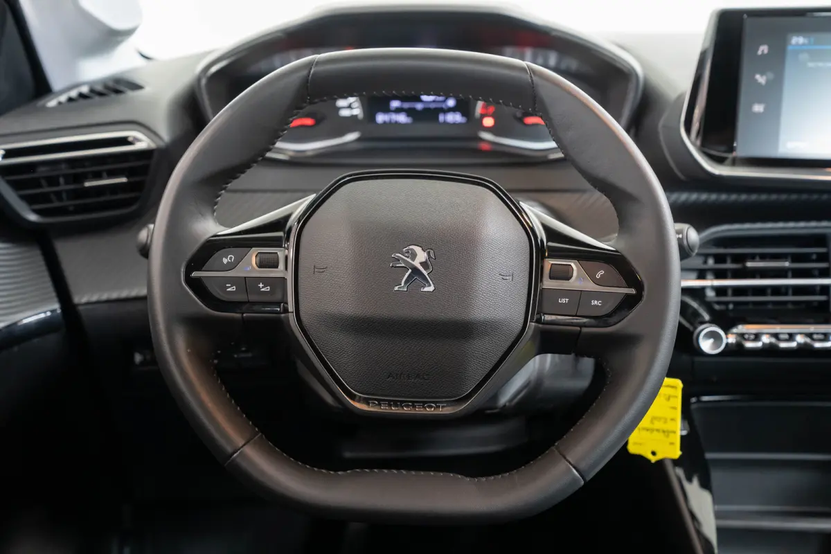 1.2 PureTech Active | Navigatie | Apple Carplay & Android Auto | Cruise Controle | Bluetooth | DAB | Airco| Elektrische Ramen |