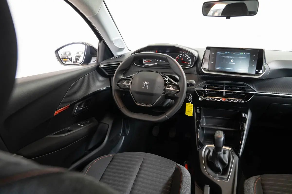 1.2 PureTech Active | Navigatie | Apple Carplay & Android Auto | Cruise Controle | Bluetooth | DAB | Airco| Elektrische Ramen |