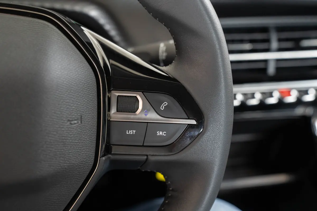 1.2 PureTech Active | Navigatie | Apple Carplay & Android Auto | Cruise Controle | Bluetooth | DAB | Airco| Elektrische Ramen |