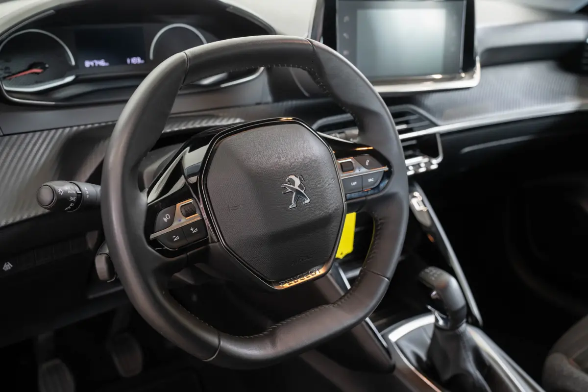 1.2 PureTech Active | Navigatie | Apple Carplay & Android Auto | Cruise Controle | Bluetooth | DAB | Airco| Elektrische Ramen |