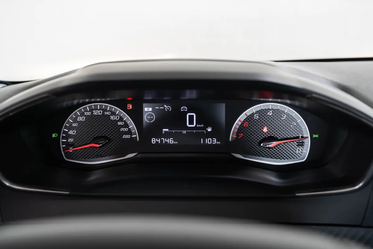 1.2 PureTech Active | Navigatie | Apple Carplay & Android Auto | Cruise Controle | Bluetooth | DAB | Airco| Elektrische Ramen |