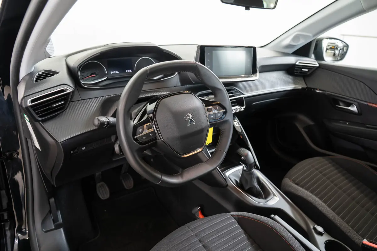 1.2 PureTech Active | Navigatie | Apple Carplay & Android Auto | Cruise Controle | Bluetooth | DAB | Airco| Elektrische Ramen |