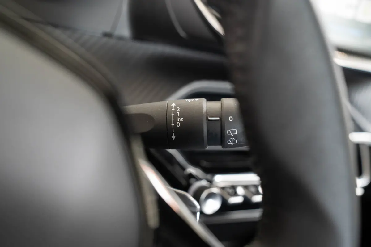 1.2 PureTech Active | Navigatie | Apple Carplay & Android Auto | Cruise Controle | Bluetooth | DAB | Airco| Elektrische Ramen |