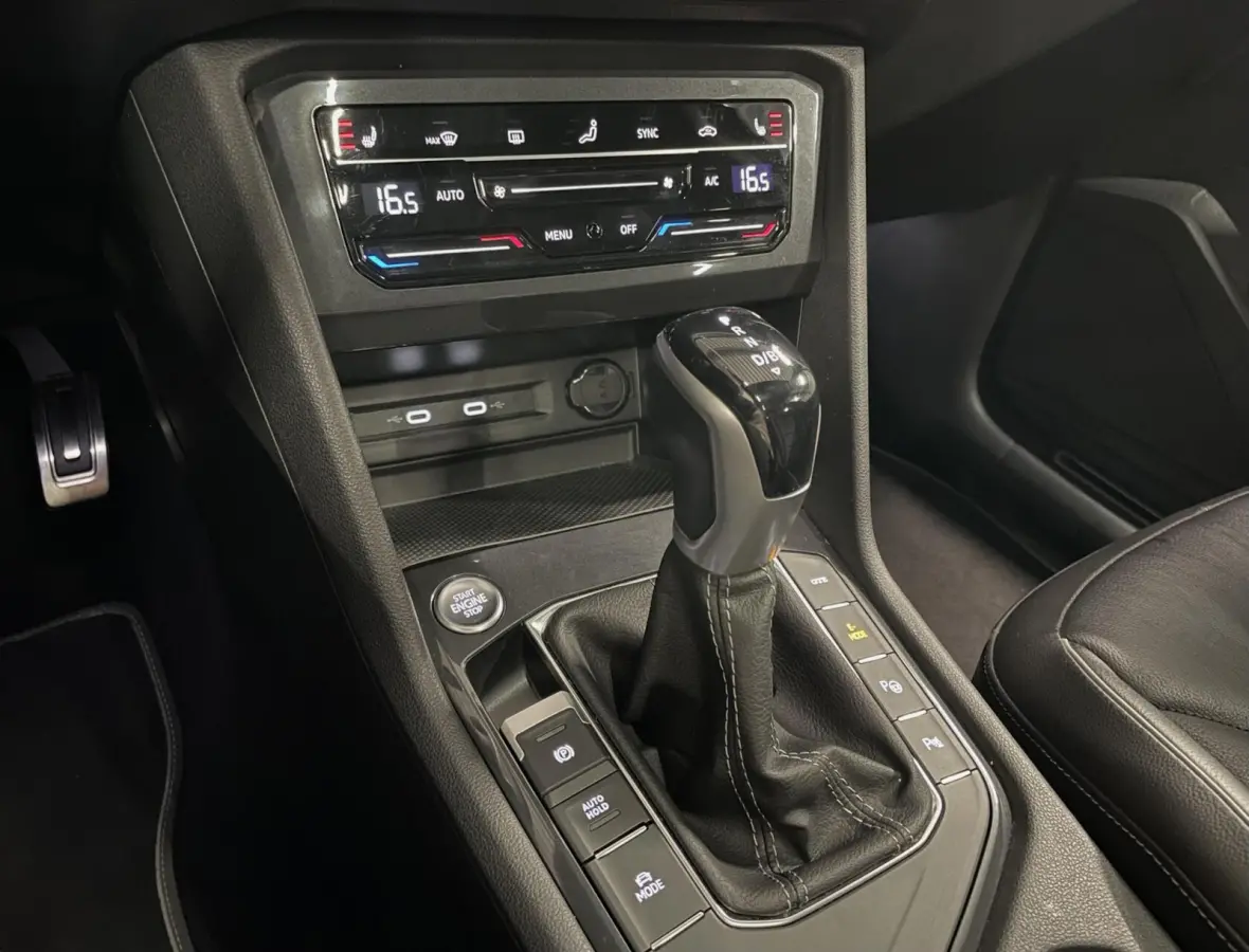 1.4 TSI eHybrid R-Line Business+/ Pano/ Leder/ Keyless/ 20''LMV