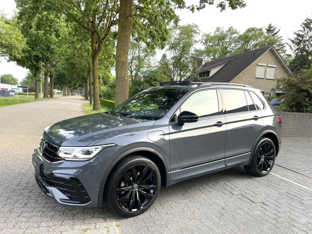 1.4 TSI eHybrid R-Line Business+/ Pano/ Leder/ Keyless/ 20''LMV