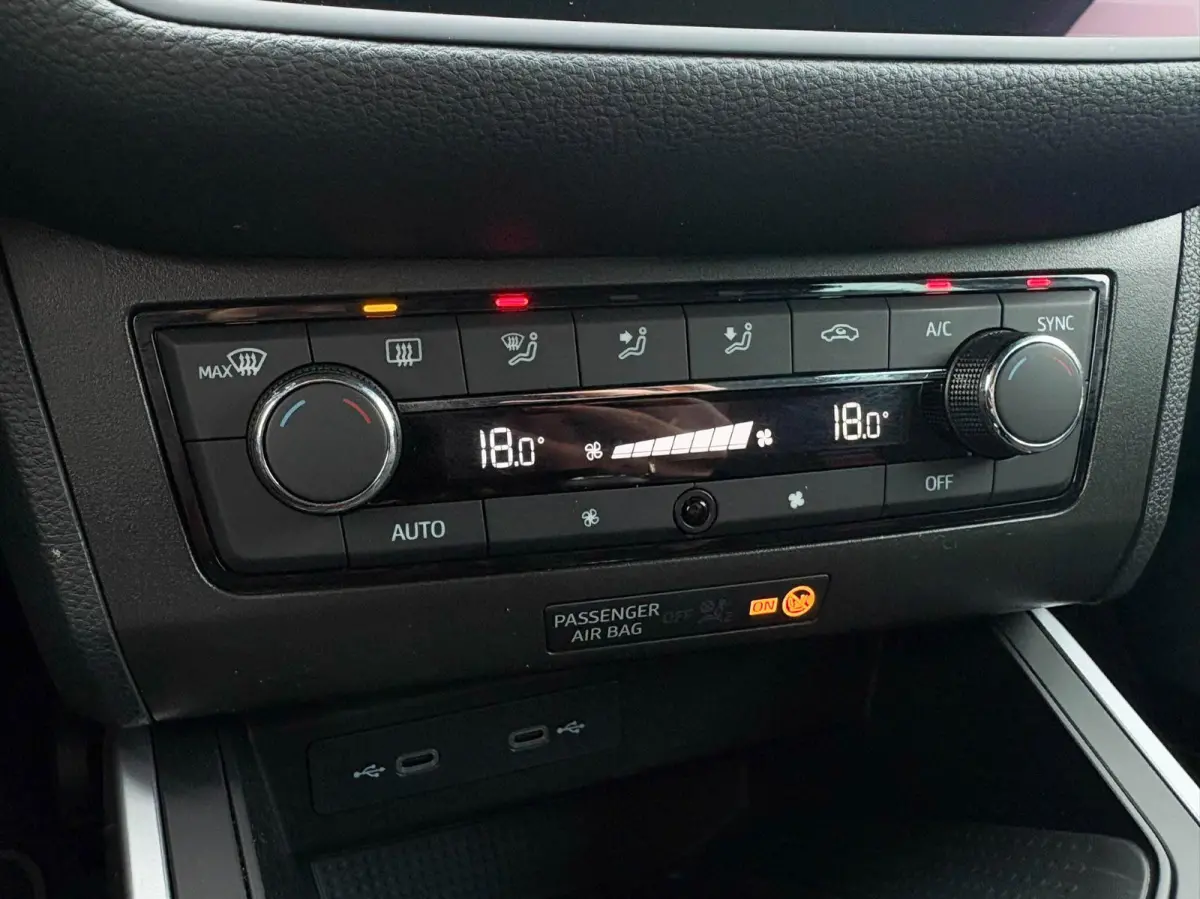 1.0 TSI 95pk FR Business Intense | Navigatie | Camera | Adaptive Cruise