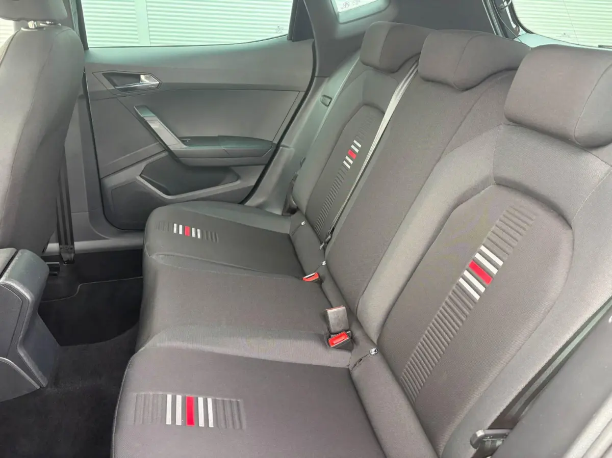 1.0 TSI 95pk FR Business Intense | Navigatie | Camera | Adaptive Cruise