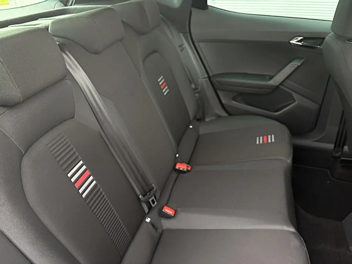 1.0 TSI 95pk FR Business Intense | Navigatie | Camera | Adaptive Cruise