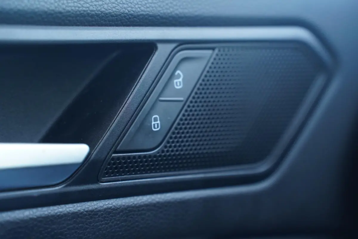 1.4 TSI eHybrid R-Line Business+ NAP SOH 89% Clima Camera 360 Apple Carplay Led koplampen Rijklaar!
