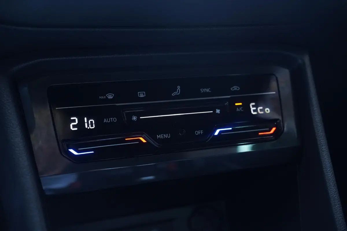 1.4 TSI eHybrid R-Line Business+ NAP SOH 89% Clima Camera 360 Apple Carplay Led koplampen Rijklaar!