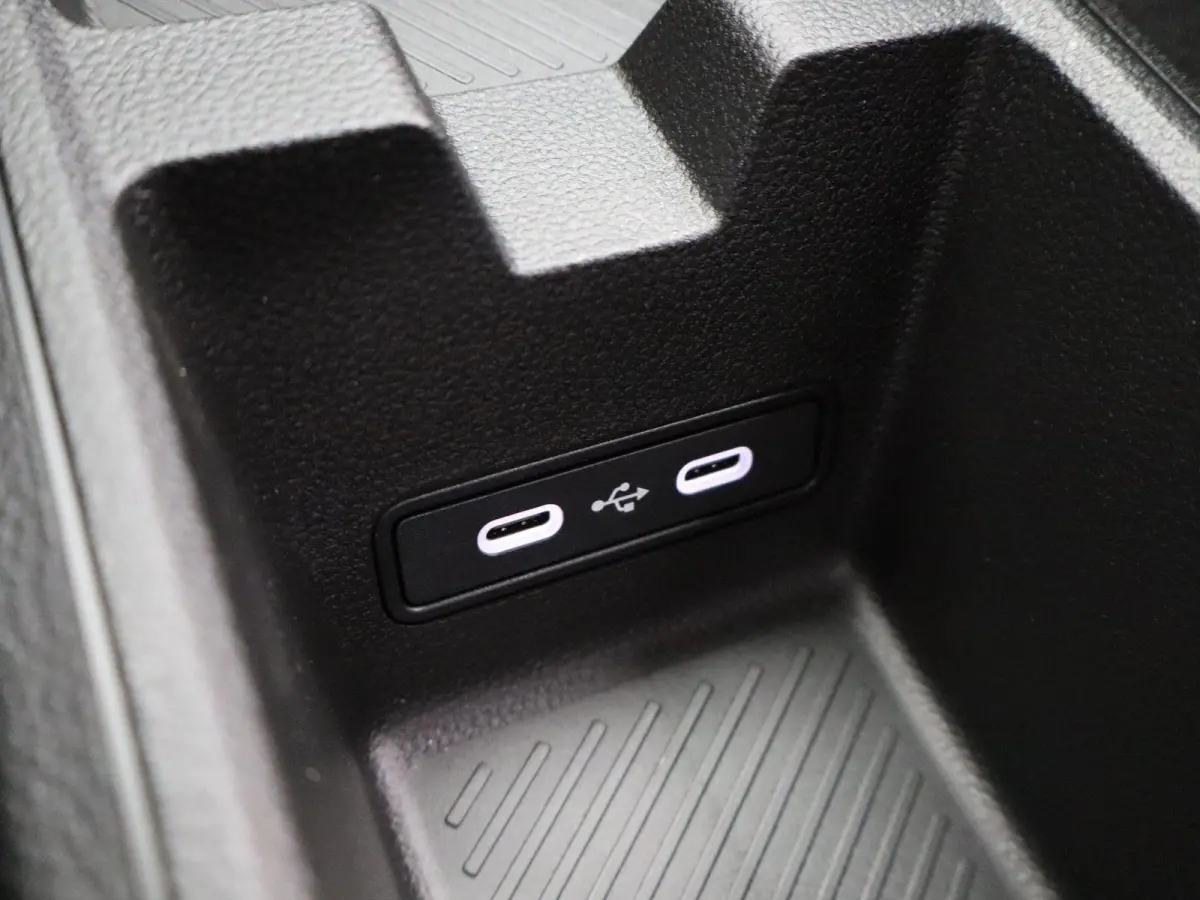 ENGAGE - Launch Edition 40 kWh | Google Navigatie | Parkeercamera |