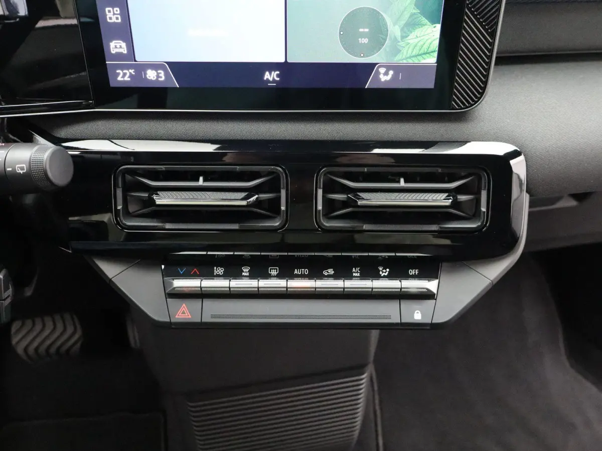 ENGAGE - Launch Edition 40 kWh | Google Navigatie | Parkeercamera |