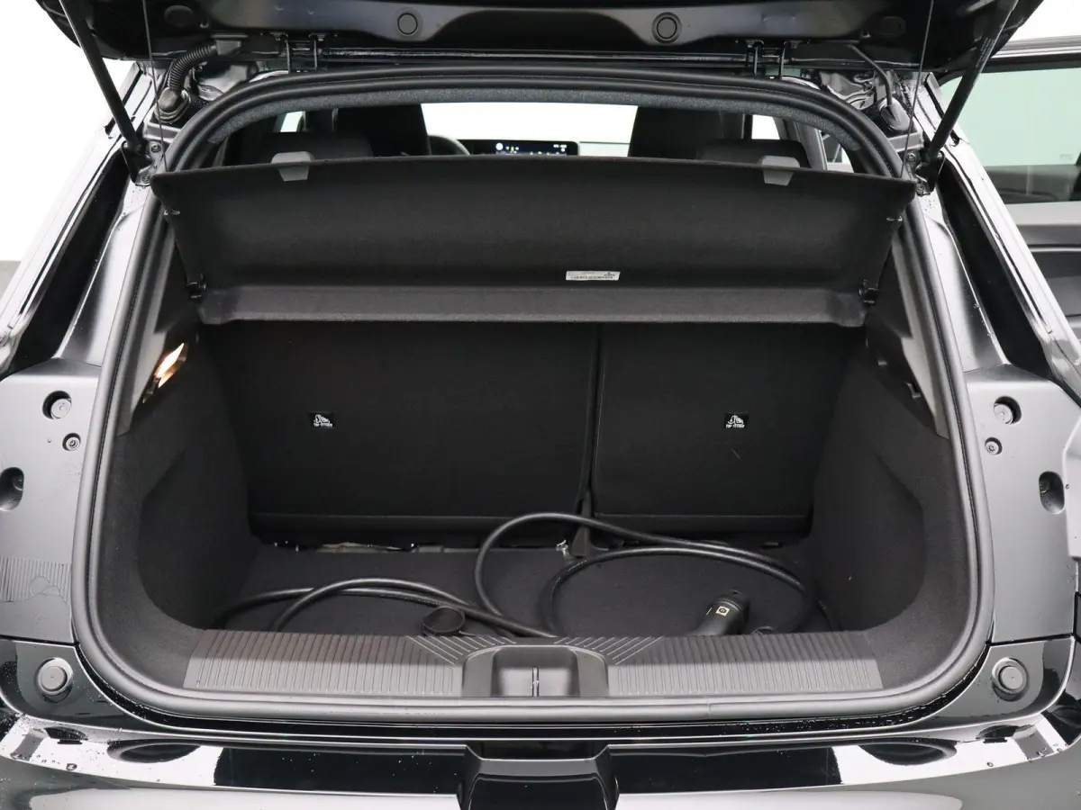 ENGAGE - Launch Edition 40 kWh | Google Navigatie | Parkeercamera |