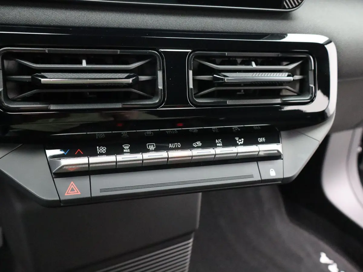 ENGAGE - Launch Edition 40 kWh | Google Navigatie | Parkeercamera |