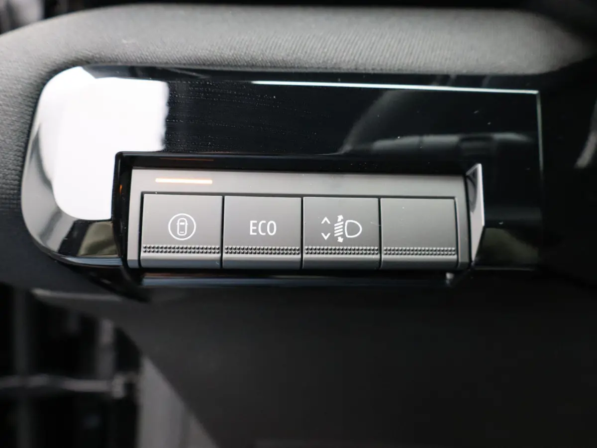 ENGAGE - Launch Edition 40 kWh | Google Navigatie | Parkeercamera |