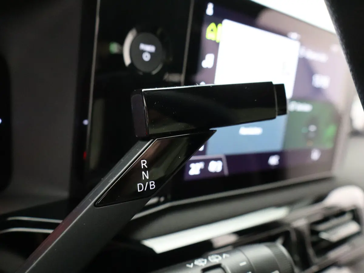 ENGAGE - Launch Edition 40 kWh | Google Navigatie | Parkeercamera |