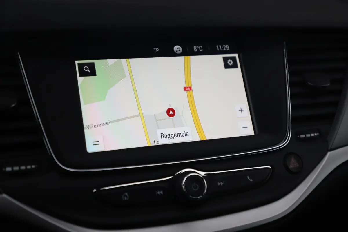 1.0 Turbo 120 Jaar Edition 16 inch Navigatie Carplay Android Clima Cruise Parkeersensor Getint Glas