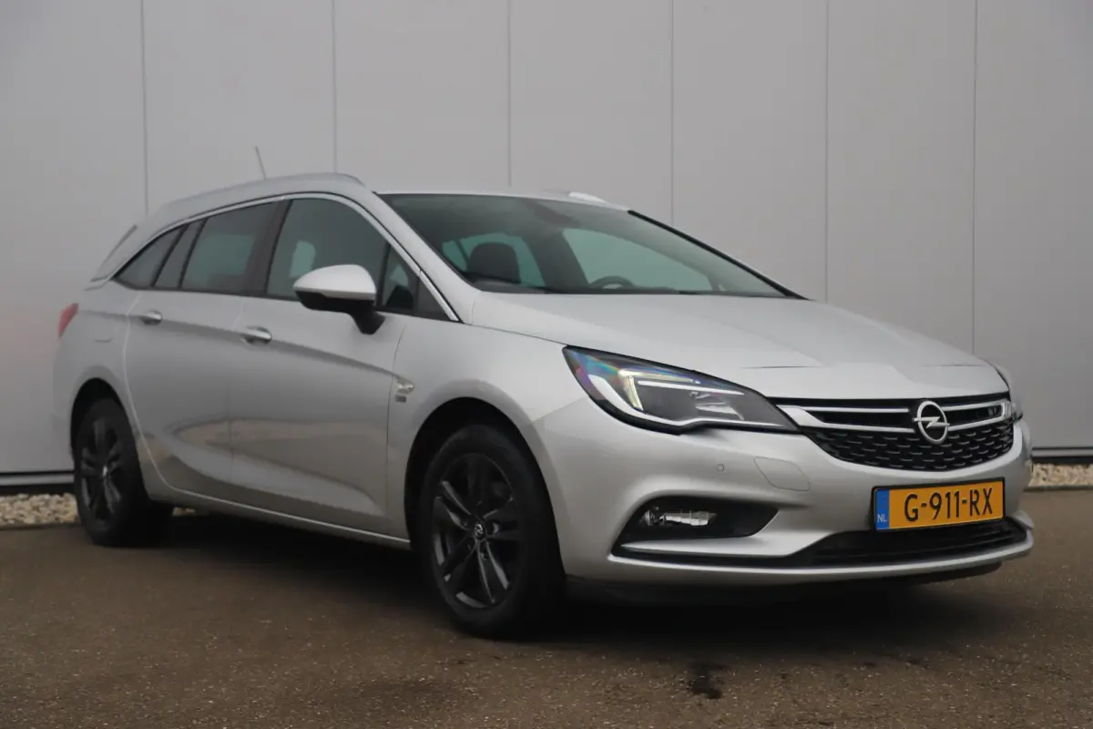 1.0 Turbo 120 Jaar Edition 16 inch Navigatie Carplay Android Clima Cruise Parkeersensor Getint Glas
