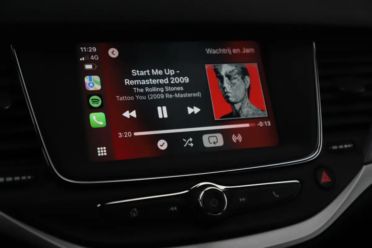 1.0 Turbo 120 Jaar Edition 16 inch Navigatie Carplay Android Clima Cruise Parkeersensor Getint Glas