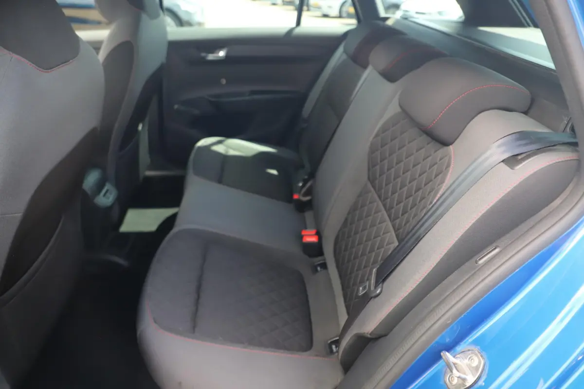 1.0 TSI Monte Carlo 95PK Trekhaak 16 inch LMV Navigatie Clima Cruise Parkeersensor