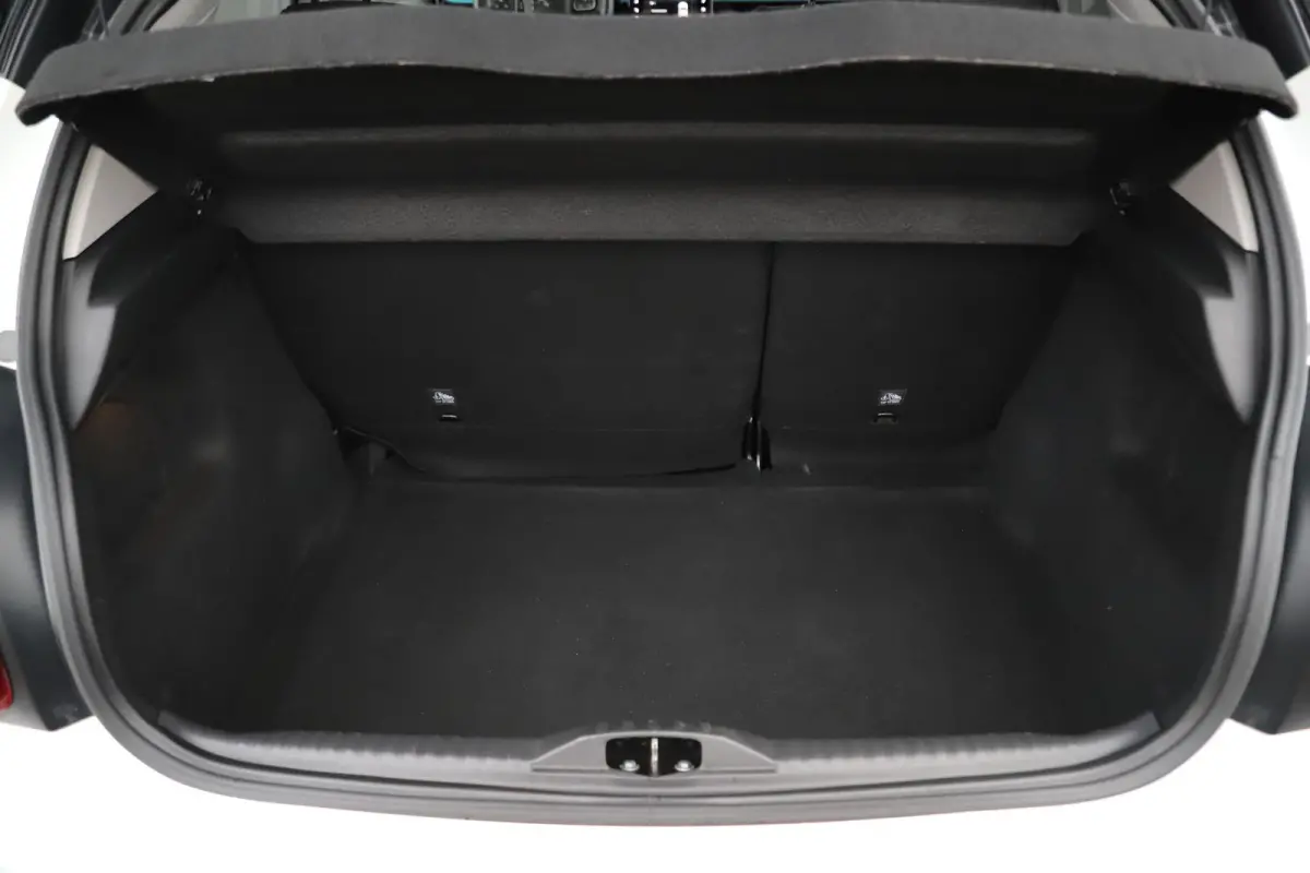 1.2 PureTech Shine Navigatie Achteruitrijcamera 17 inch LMV Carplay Android Climate Cruise Control Rijstrooksensor Parkeersensor