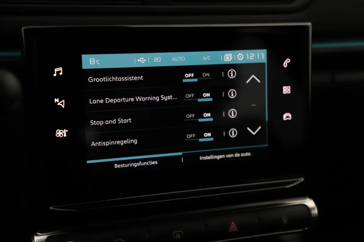 1.2 PureTech Shine Navigatie Achteruitrijcamera 17 inch LMV Carplay Android Climate Cruise Control Rijstrooksensor Parkeersensor