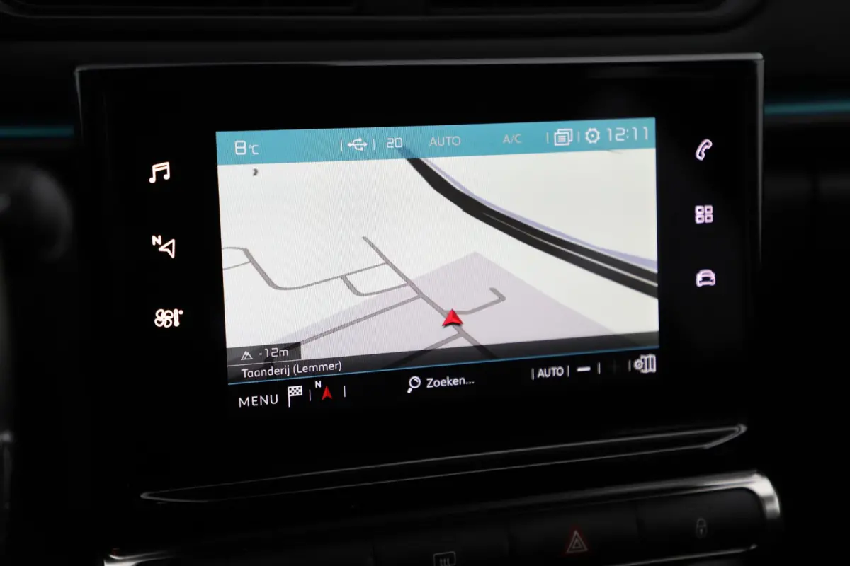 1.2 PureTech Shine Navigatie Achteruitrijcamera 17 inch LMV Carplay Android Climate Cruise Control Rijstrooksensor Parkeersensor