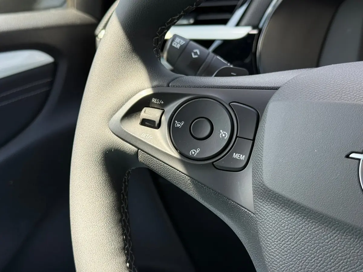 1.2 Turbo Hybrid GS Achteruitrijcamera | Keyless | Dode hoek detectie | Cruise control | Apple carplay & Android auto