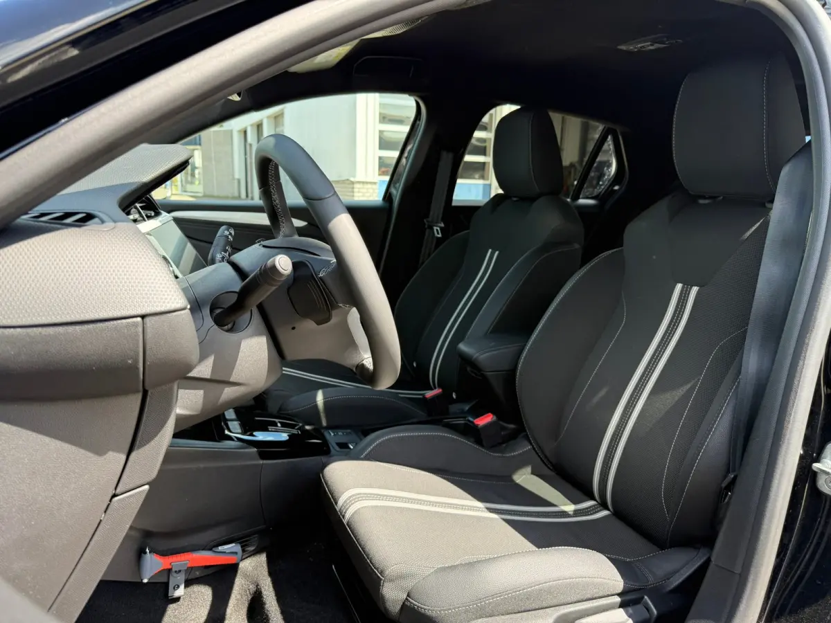 1.2 Turbo Hybrid GS Achteruitrijcamera | Keyless | Dode hoek detectie | Cruise control | Apple carplay & Android auto