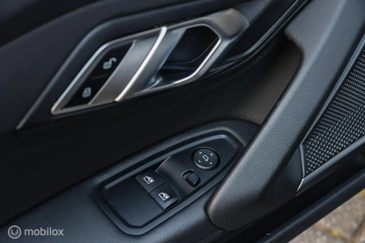sDrive20i M-Sport|LED|Leder|Camera|Carplay