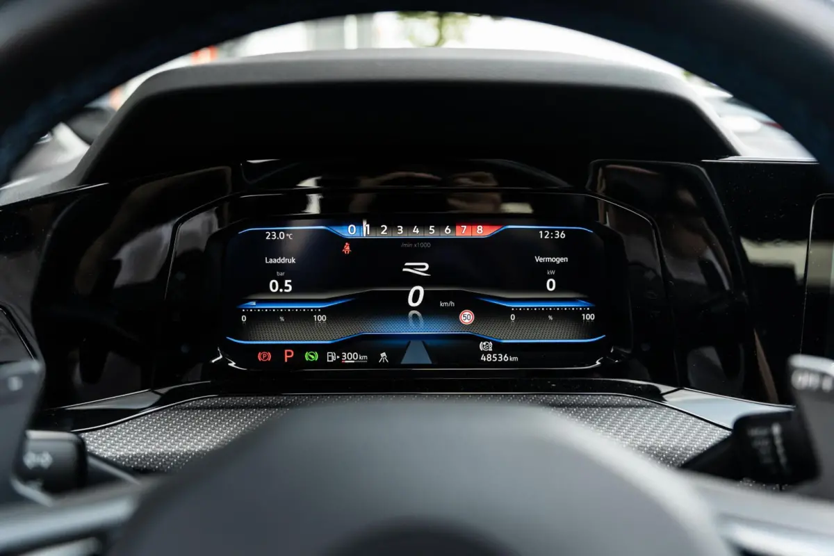 2.0 TSI R 4Motion Performance Akrapovic HUD
