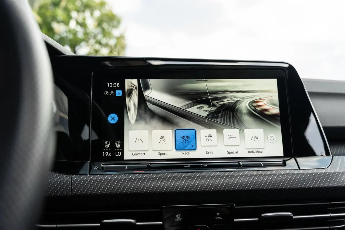 2.0 TSI R 4Motion Performance Akrapovic HUD