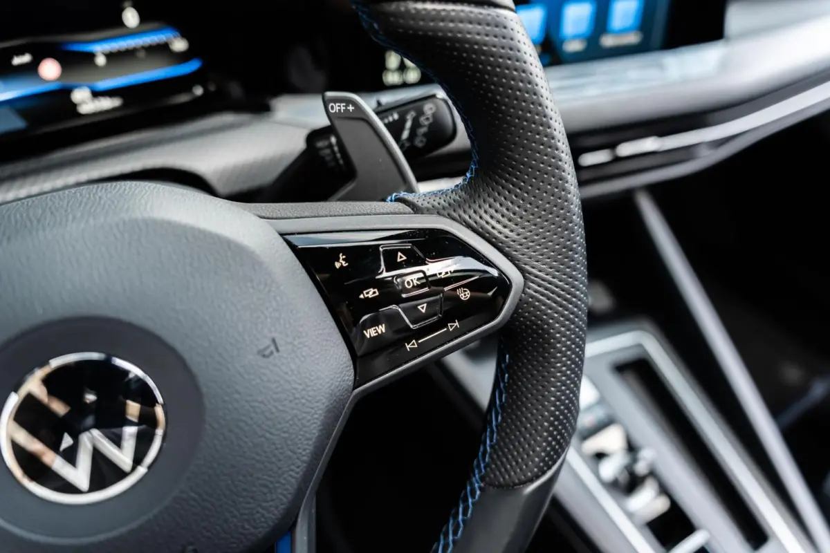 2.0 TSI R 4Motion Performance Akrapovic HUD