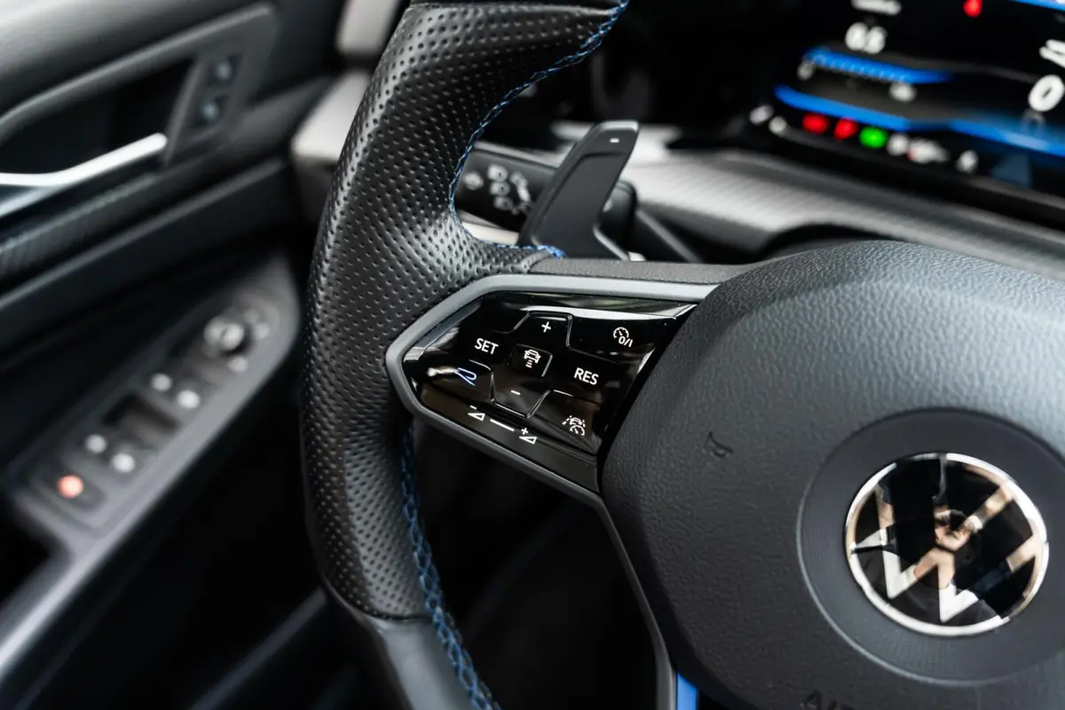2.0 TSI R 4Motion Performance Akrapovic HUD