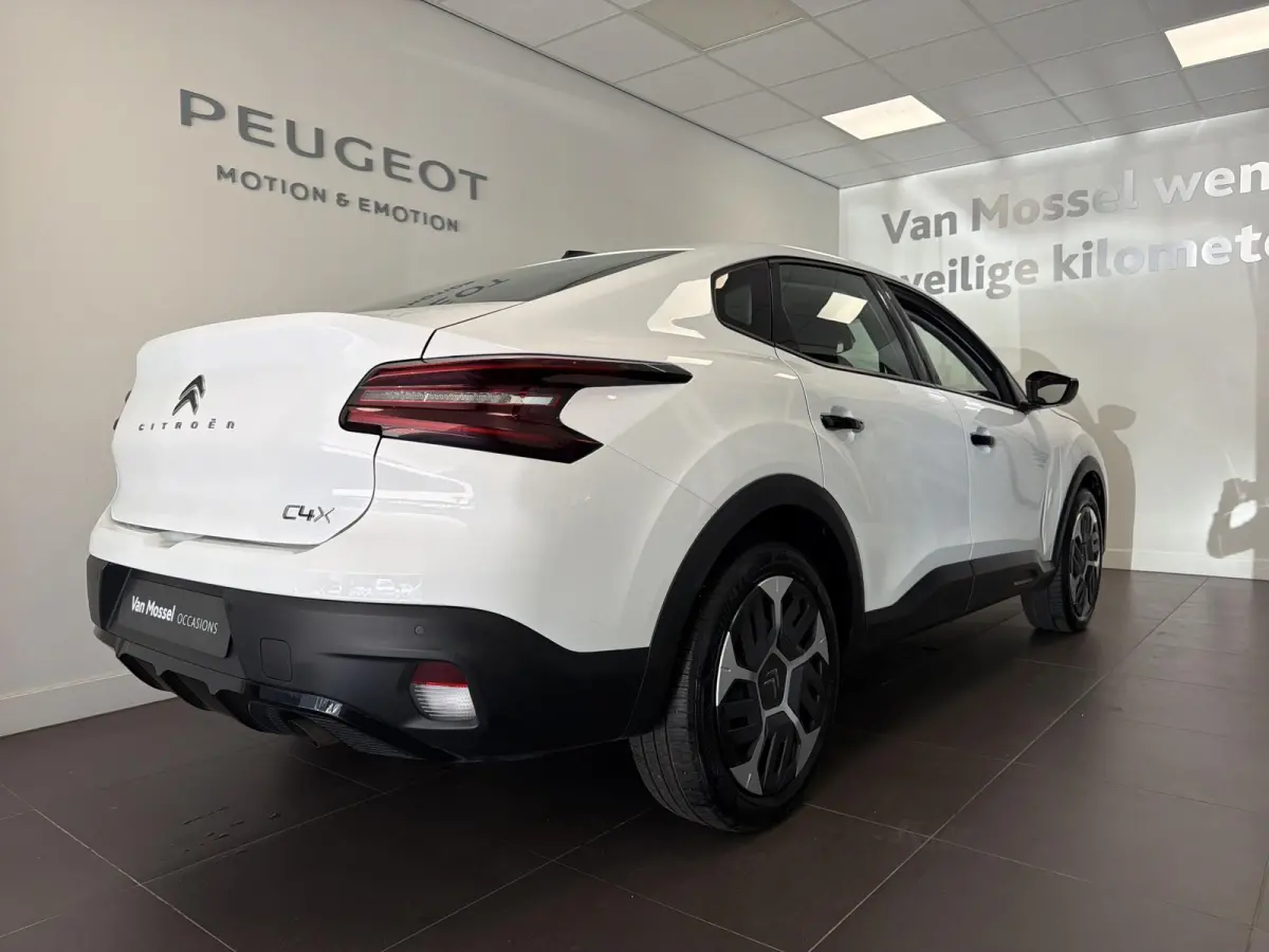 1.2 Puretech 100 You | Navigatie | Apple Carplay/Android Auto | Cruise control | Airco | LED