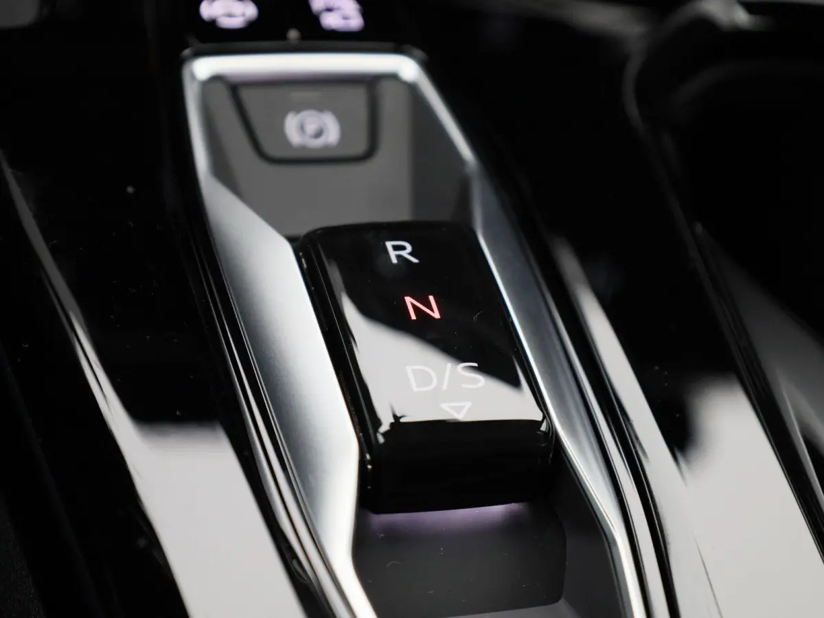 2.0 TFSI e-hybrid quattro S edition Competition Navigatie | Panorama-glasdak | Trekhaak | B&O | 21"LM Velgen | Stoelventilatie | Airco