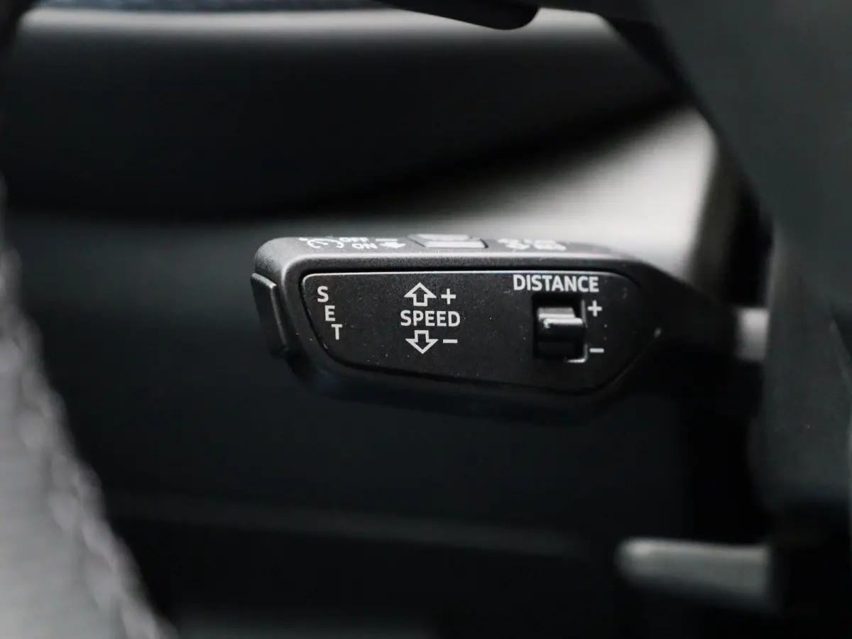 2.0 TFSI e-hybrid quattro S edition Competition Navigatie | Panorama-glasdak | Trekhaak | B&O | 21"LM Velgen | Stoelventilatie | Airco