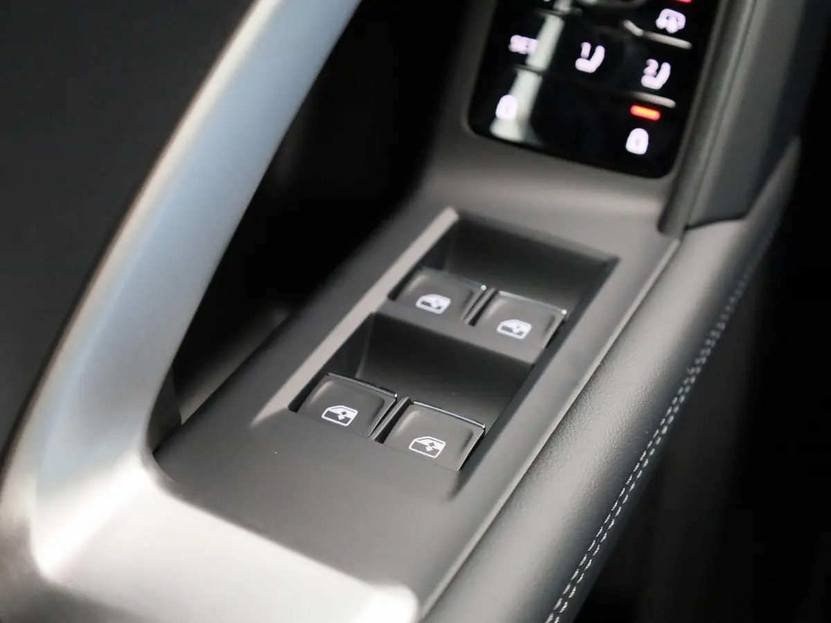 2.0 TFSI e-hybrid quattro S edition Competition Navigatie | Panorama-glasdak | Trekhaak | B&O | 21"LM Velgen | Stoelventilatie | Airco