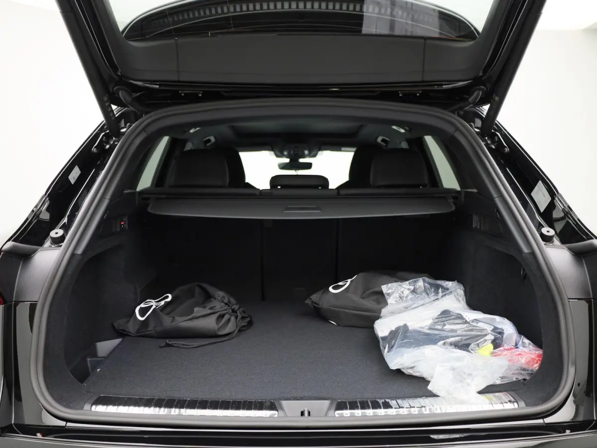 2.0 TFSI e-hybrid quattro S edition Competition Navigatie | Panorama-glasdak | Trekhaak | B&O | 21"LM Velgen | Stoelventilatie | Airco