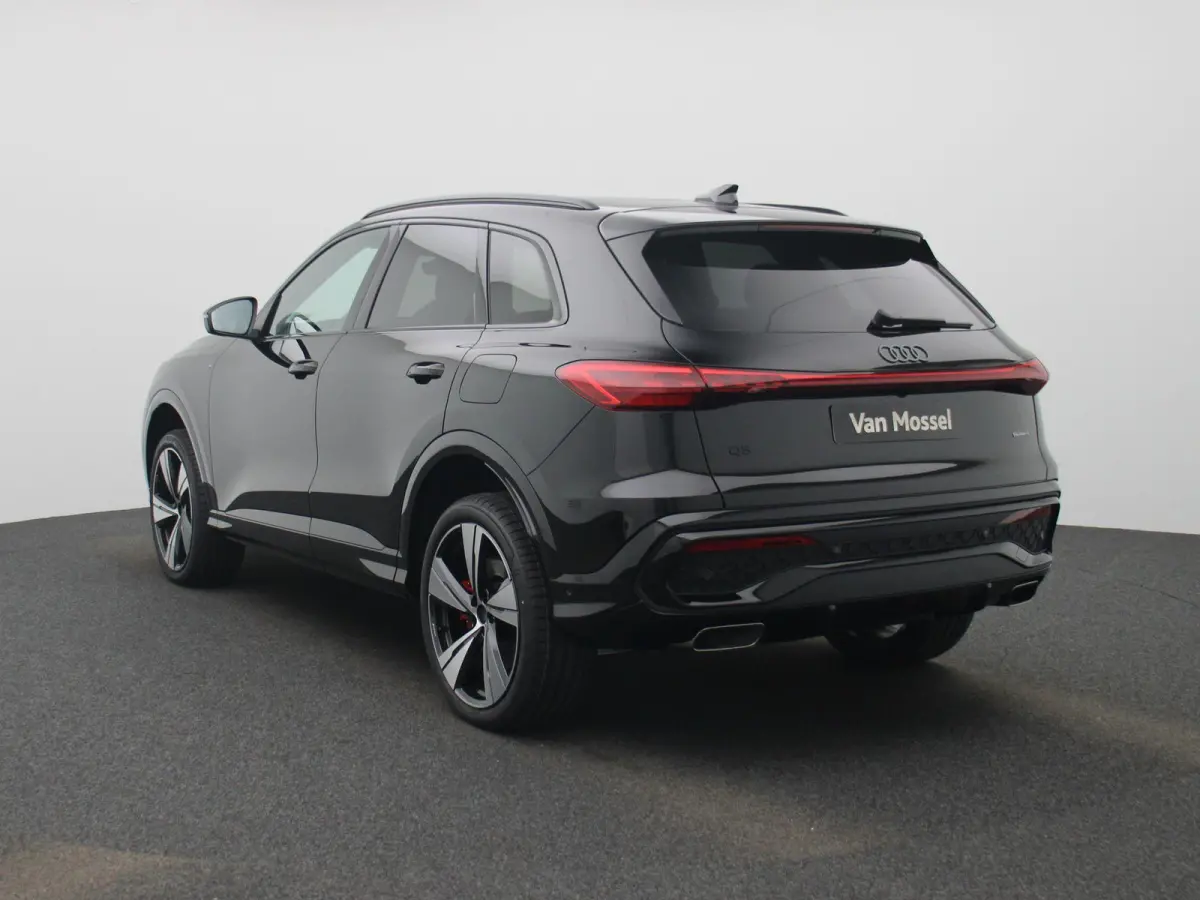 2.0 TFSI e-hybrid quattro S edition Competition Navigatie | Panorama-glasdak | Trekhaak | B&O | 21"LM Velgen | Stoelventilatie | Airco