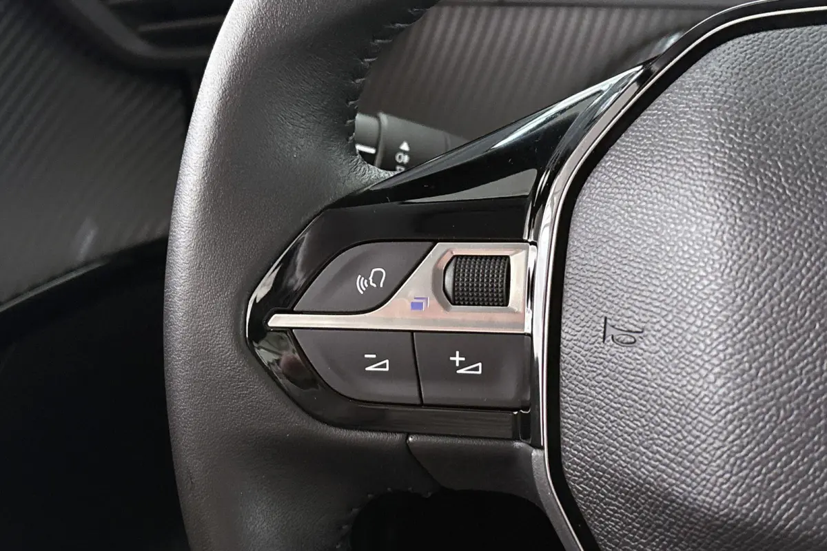 1.2 PureTech 100 Allure Apple CarPlay Climate Control