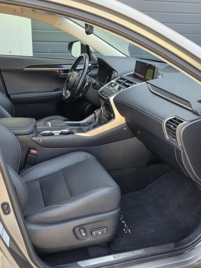 300h AWD President Line 2019 facelift