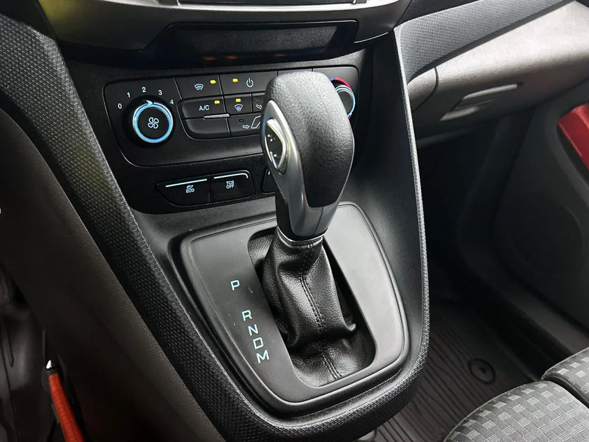 1.5 EcoBlue Automaat L2 Trend Navigatie Airco Parkeersensoren Cruise Control 3Zits Camera DAB+