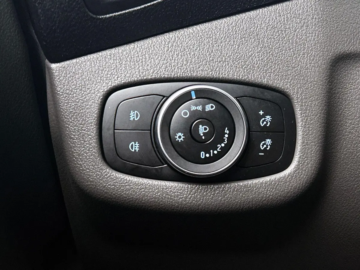 1.5 EcoBlue Automaat L2 Trend Navigatie Airco Parkeersensoren Cruise Control 3Zits Camera DAB+